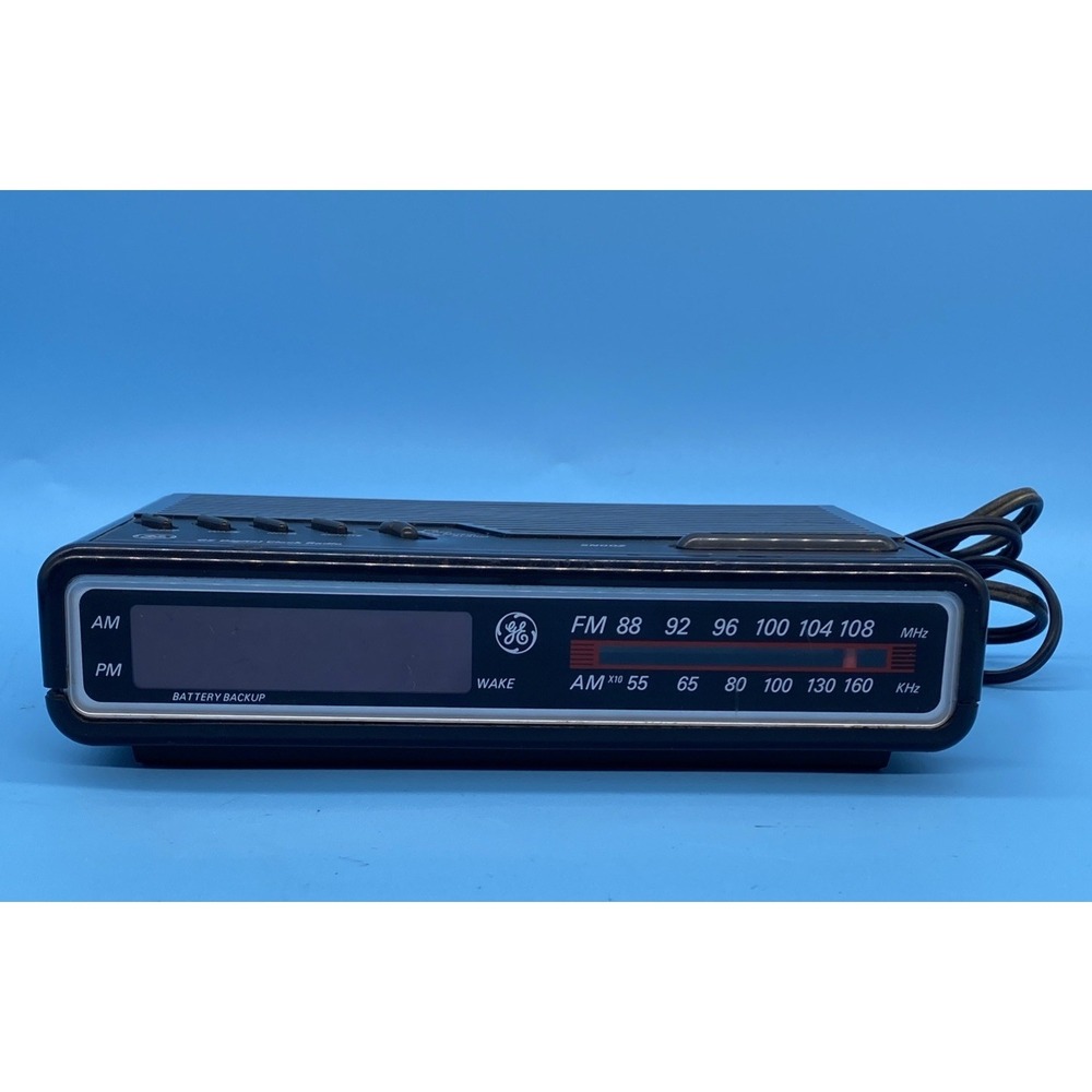 Vintage GE 7-4614A Digital Alarm Clock Radio AM/FM Snooze Tested & Works